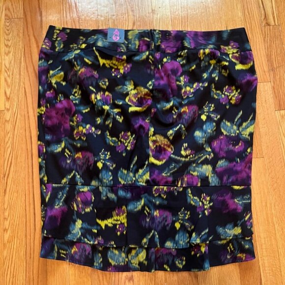 Vintage Torrid Size 26 4xl Black Purple Patterned Ruffle Pencil Skirt - Picture 3 of 6